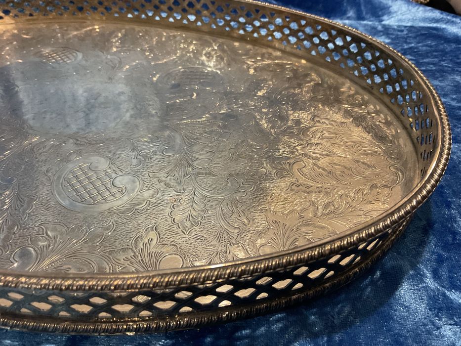 Bandeja comprida com 41 cm 27,5 cm  casquinha inglesa