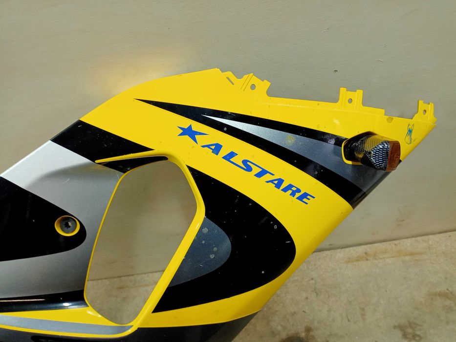 Suzuki GSX-R K1 K2 K3 R600 prawa owiewka boczek owiewka osłona R750