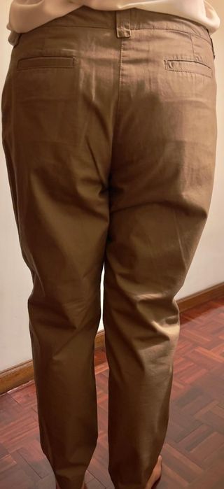 Calças castanhas