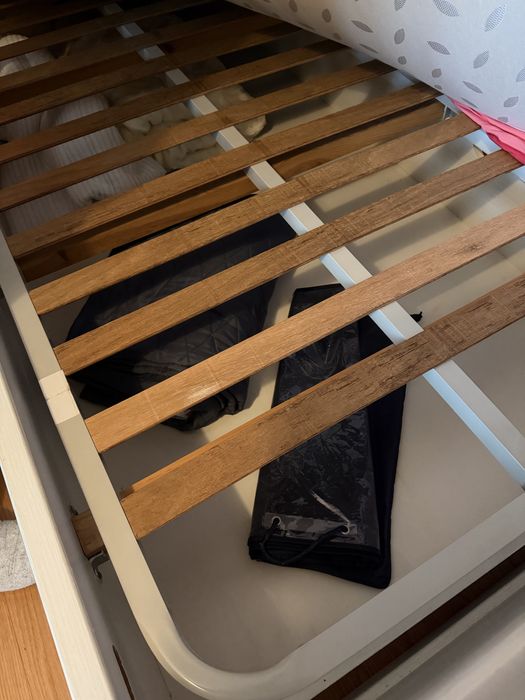 Cama de solteiro em pinho maciço c/ gavetão – Feita por medida