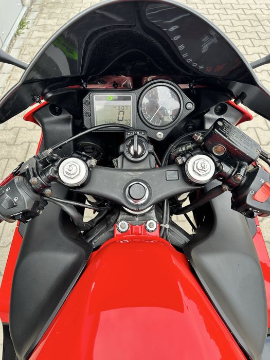 Honda cbr f4i sport