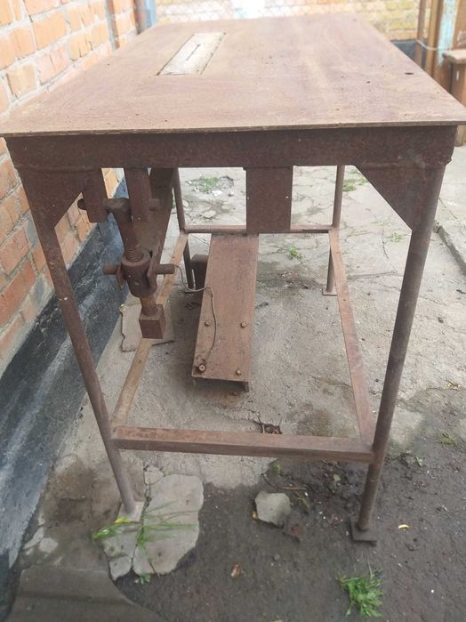 Циркулярний стіл