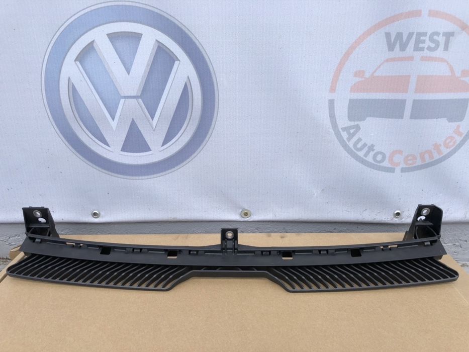 VW Tiguan Направляюча бампера 5NA usa тигуан 2018-2023