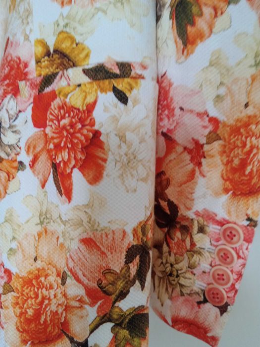 Blazer com padrão floral da Zara