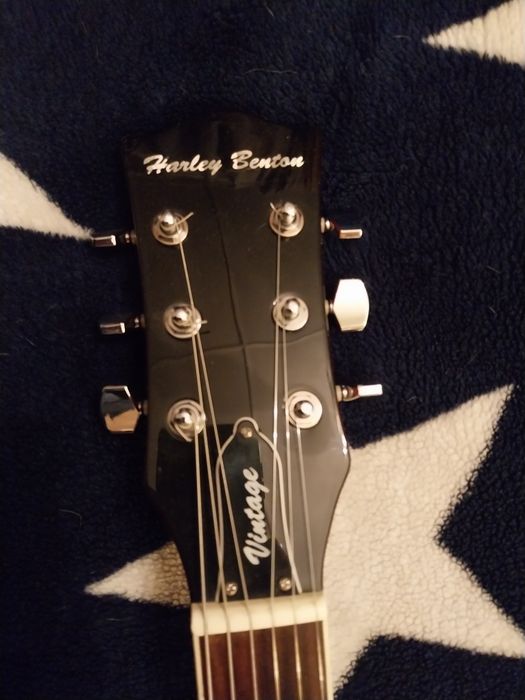 HB em formato Gibson ES 335