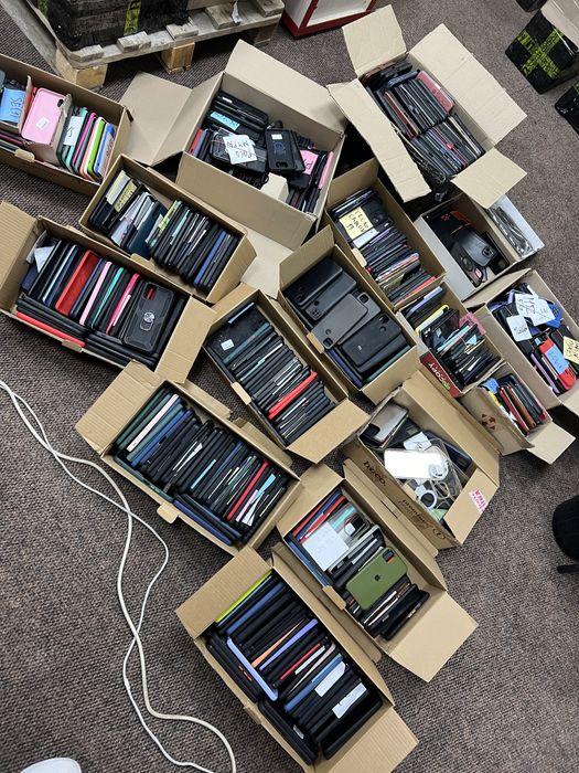 Чохли на телефони і планшети