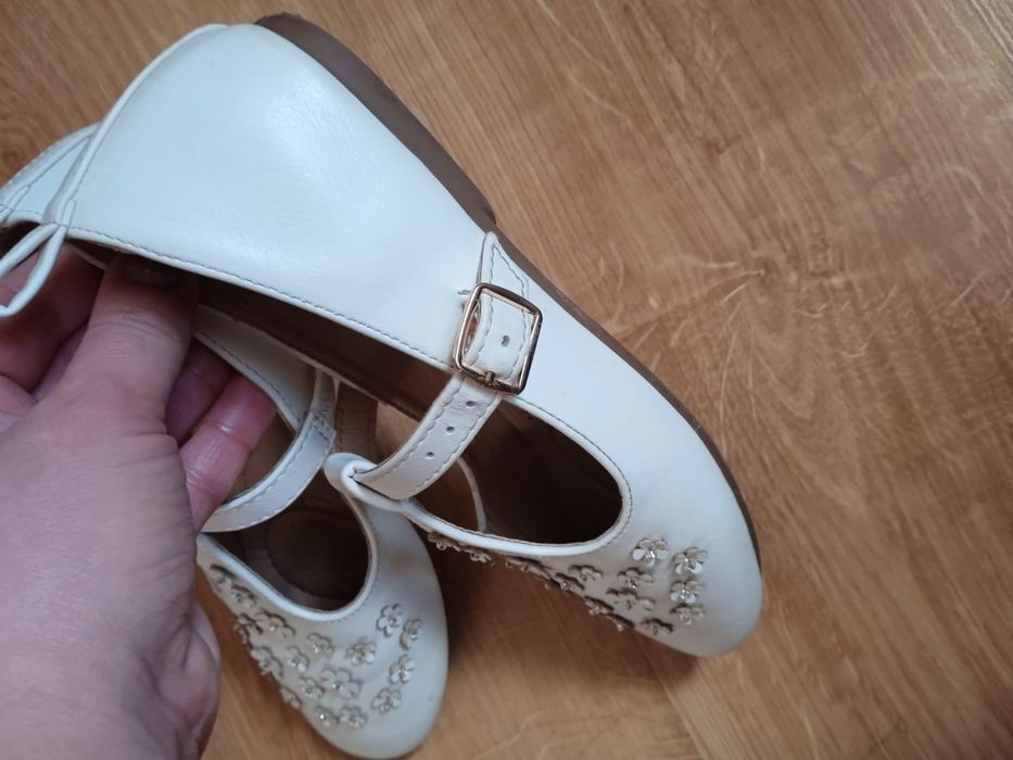 Balerinki, buty komunijne Smyk rozm.33