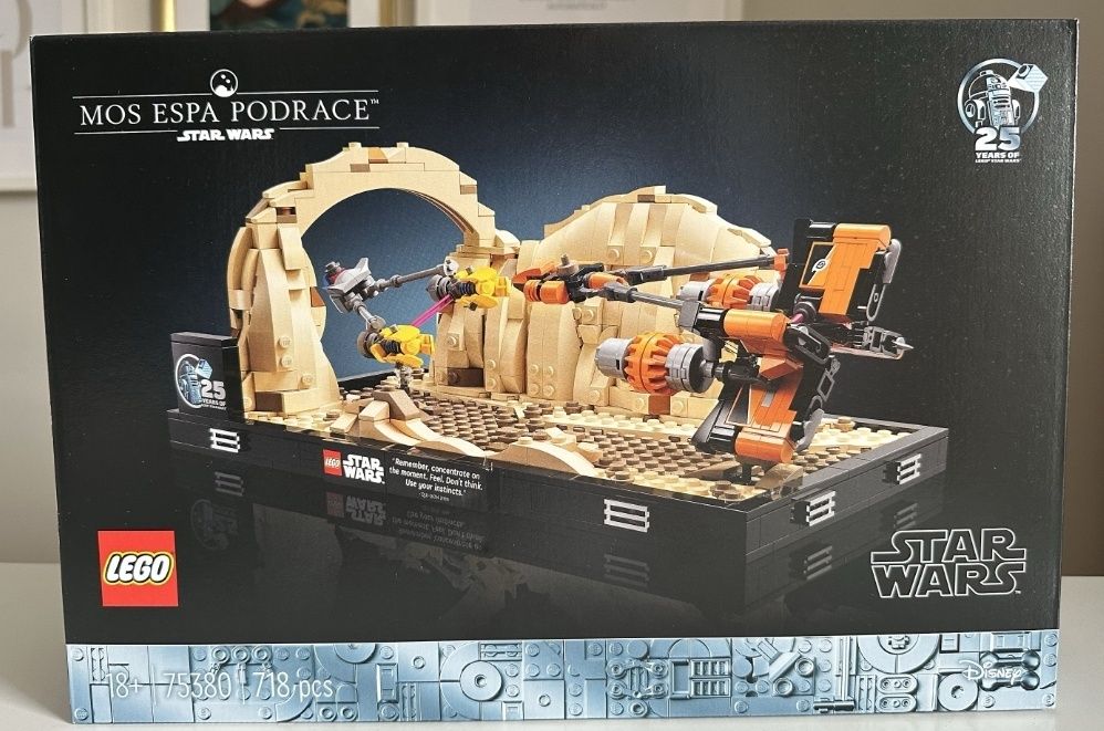 LEGO® 75380 Star Wars - Diorama: Wyścig ścigaczy w Mos Espa