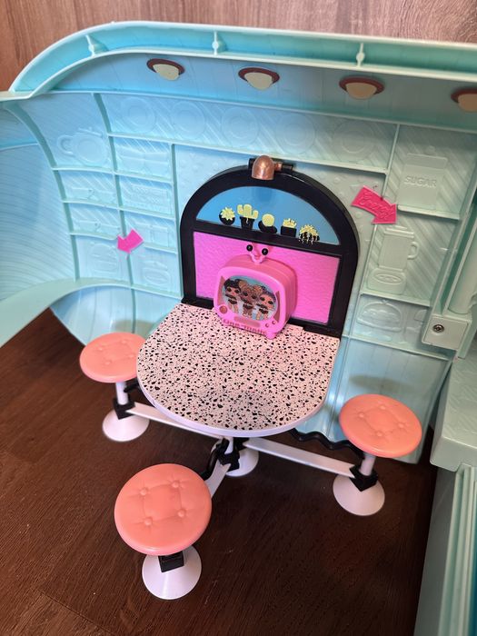 Кемпер Lol Surprise. Фургон Lol