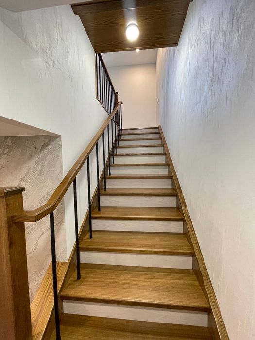 Просторий будинок, з великою земельною ділянкою, дмитро