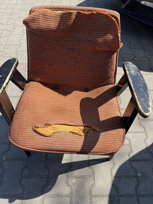 Fotel Chierowski 366 do renowacji