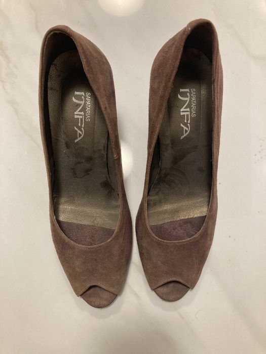 Sapatos Castanhos de Camurça - Tamanho 37