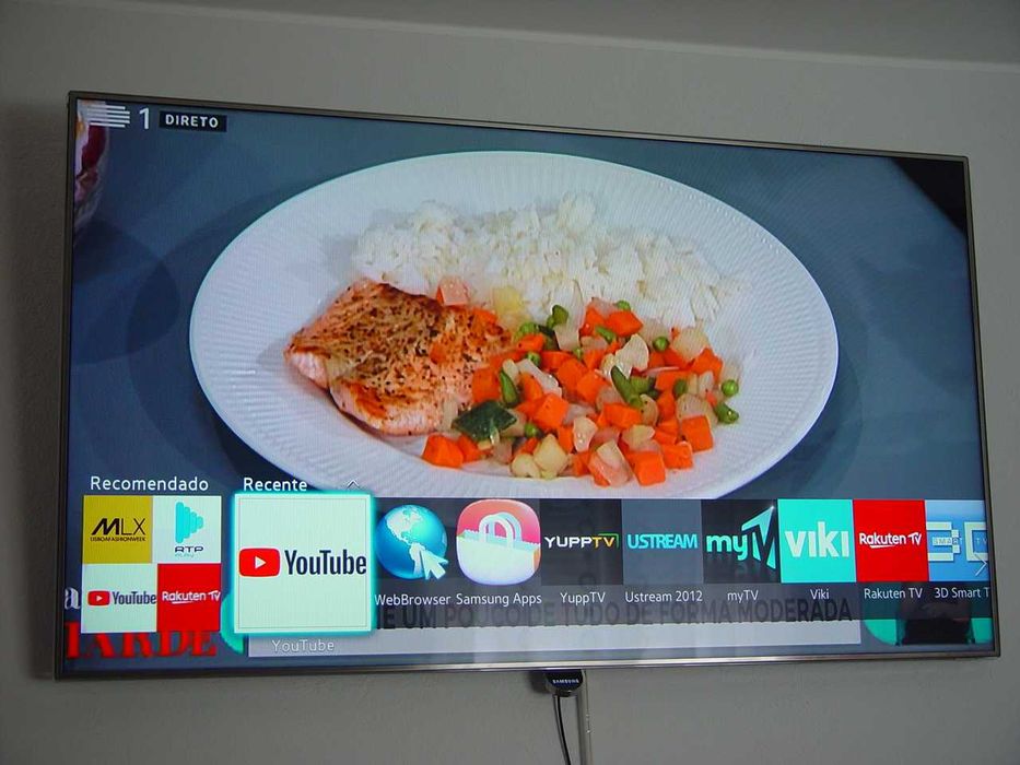 Smart tv Samsung de 46 polegadas.