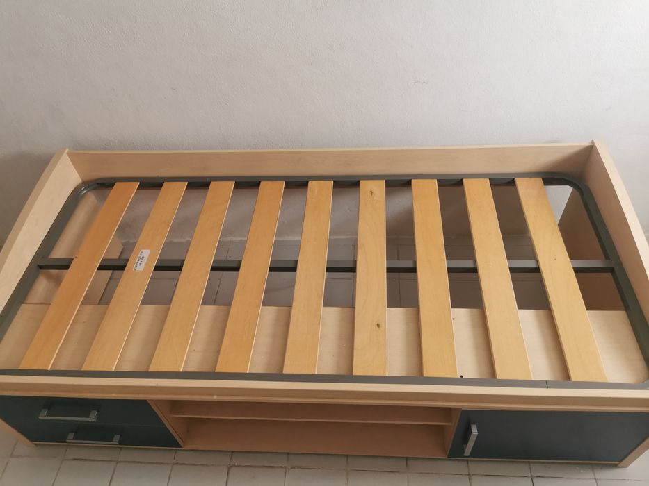 Cama Solteiro c/Estrado e Colchão (90 cm X 200 cm)