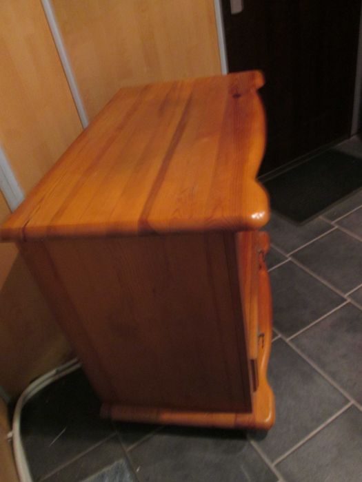 Szafka Stolik Sosna .