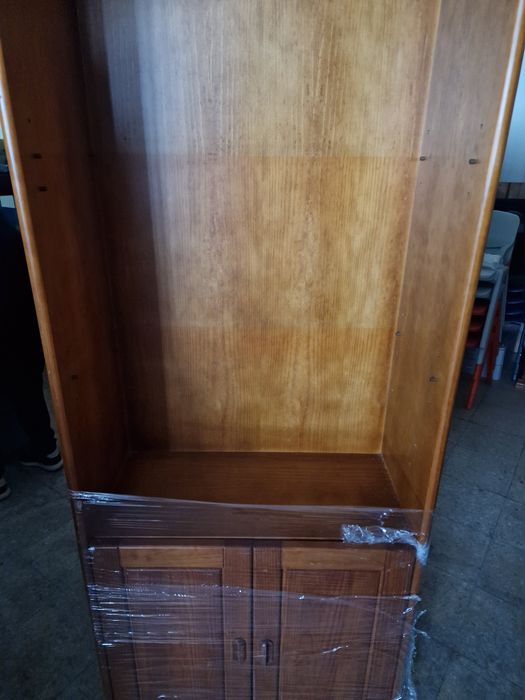 Armário de pinho maciço cerne