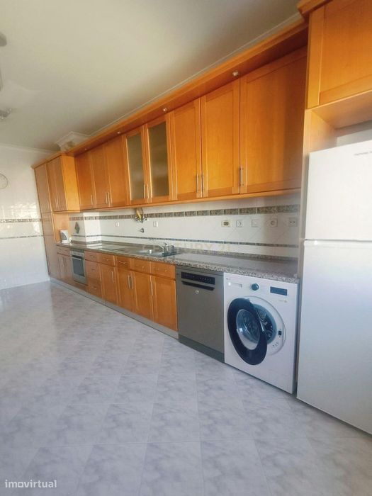 Fantástico T4 de 175 m² com Vista Rio e excelente  Localização na Póvo