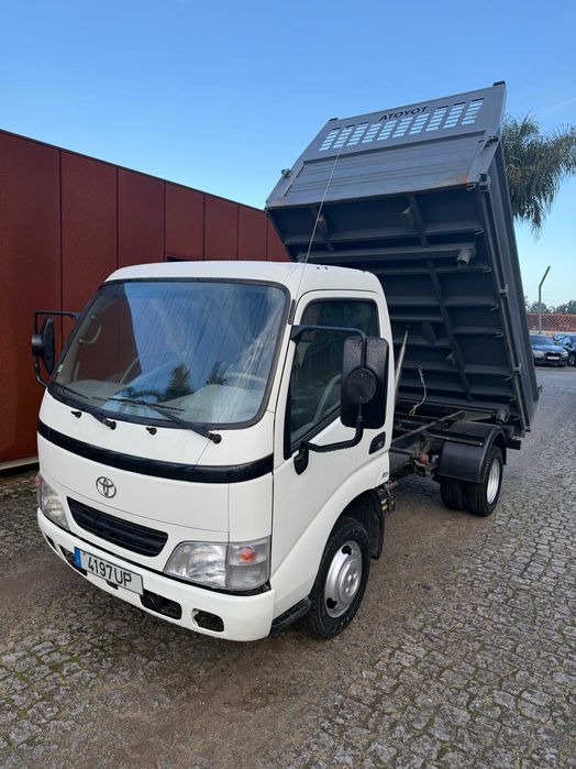 Carrinha toyota dyna tribasculante