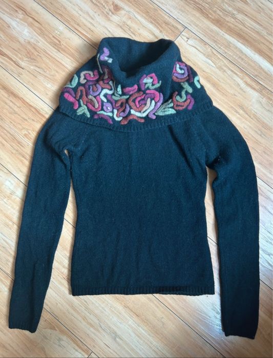 Sweter z golfem damski wełniany