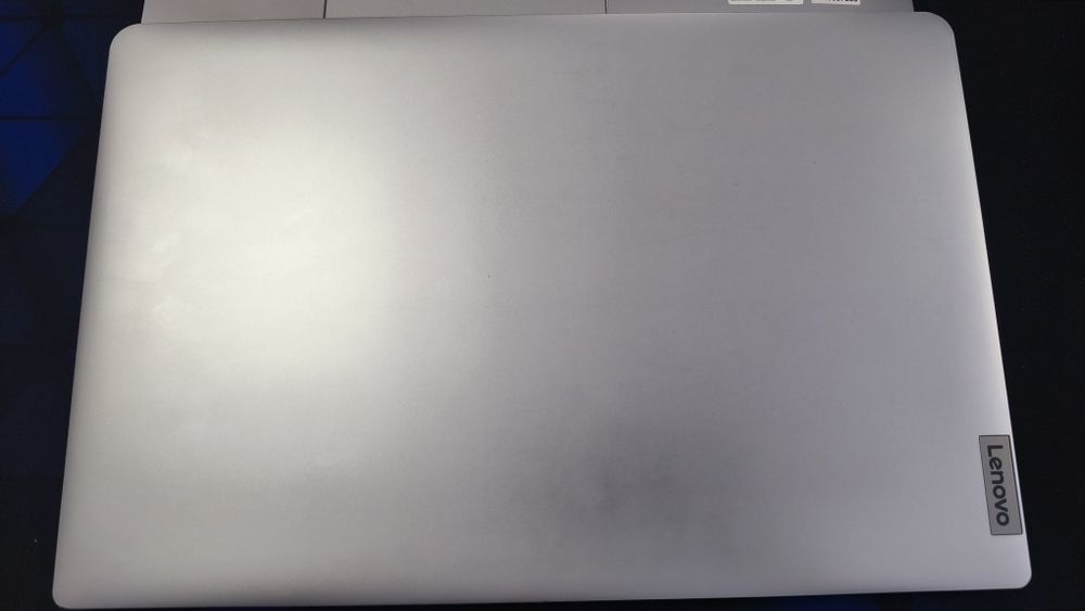 Portátil LENOVO 1 15IGL7 (Intel Celeron N4020 - Intel UHD Graphics 600 - RAM: 4 GB - 128GB SSD - 15.6'')