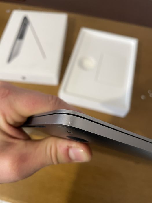 MacBook Pro 13, stan bardzo dobry