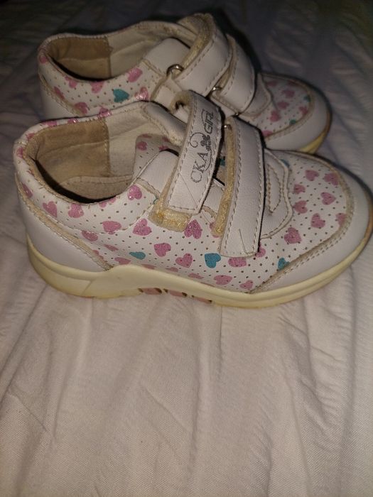 Кросівки дитячі)))