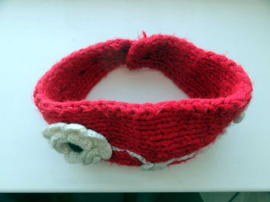 Вязаная повязка на голову привезена из Перу цвет красный новая