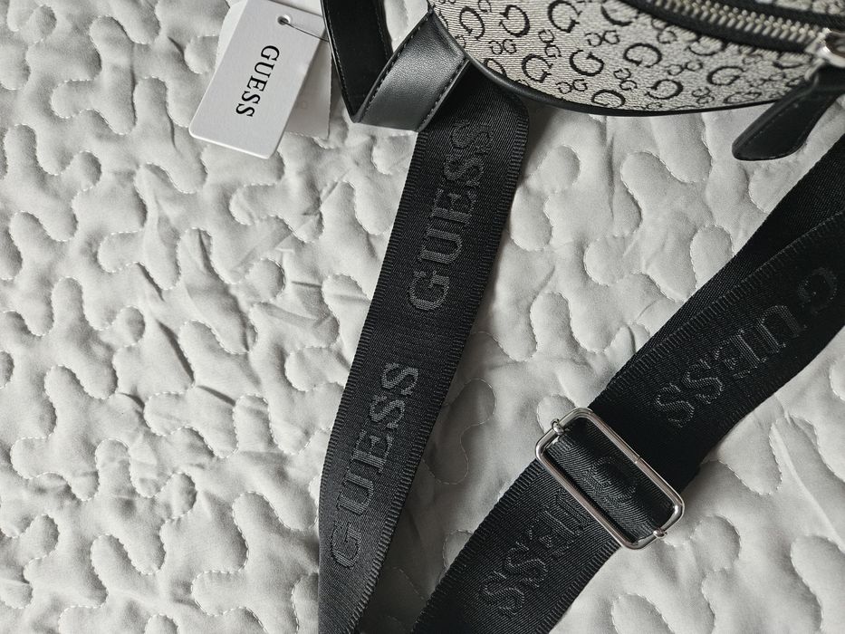 Mały plecak damski Guess, oryginalny