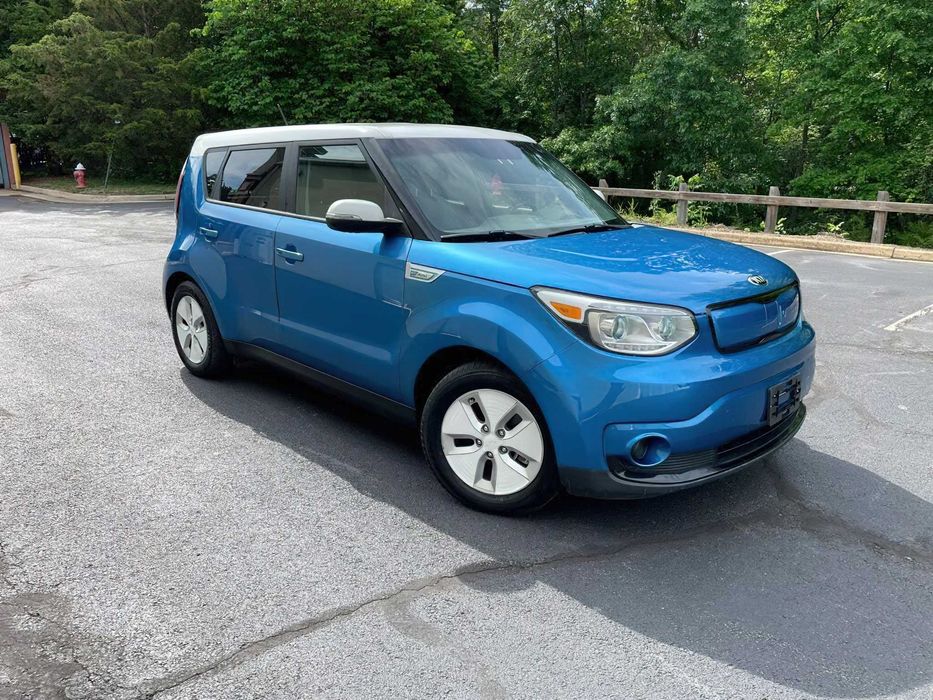 Kia Soul EV      2021
