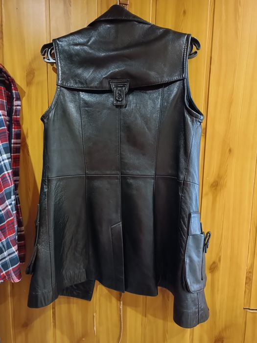 Жилетка кожаная женская