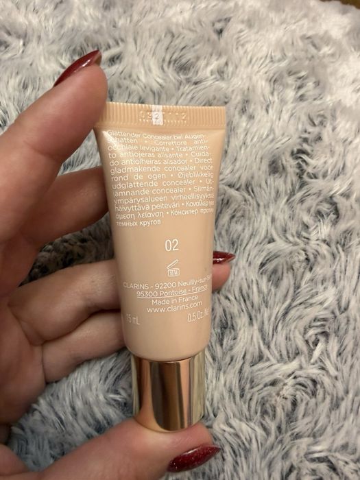 Clarins пудра, помада, консилер, тональний крем,  тіні для обличчя