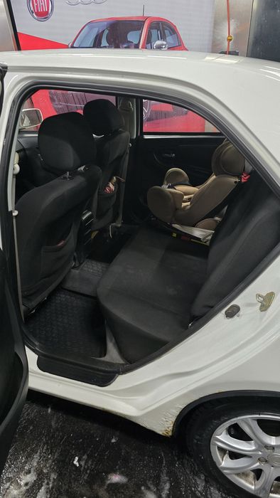Автомобіль Geely MK