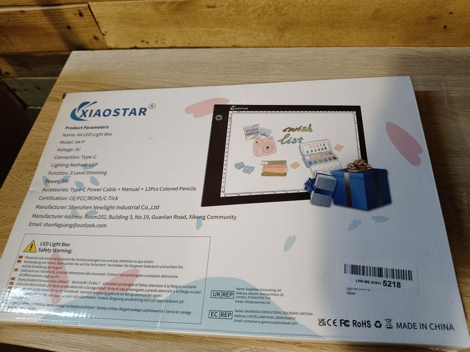 Tablet graficzny do rysowania. Podświetlany