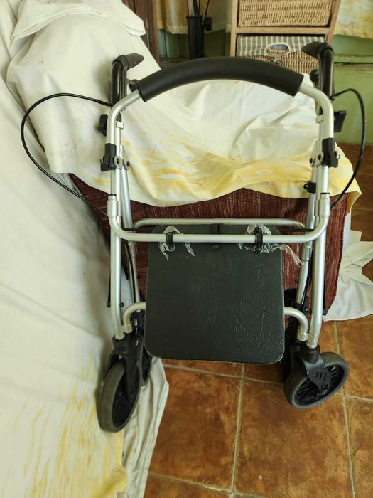 Andarilho de 4 Rodas Adulto Dietz Modelo 3460 Alemanha
