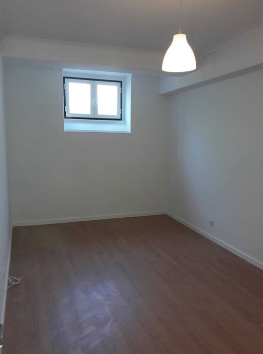 Quarto junto à estação Roma - Areeiro