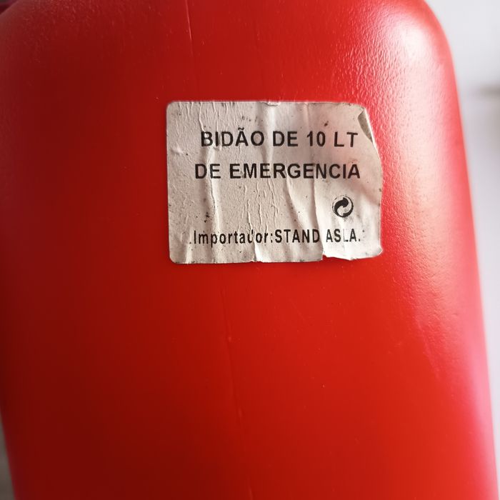 Bidão de combustível para emergências