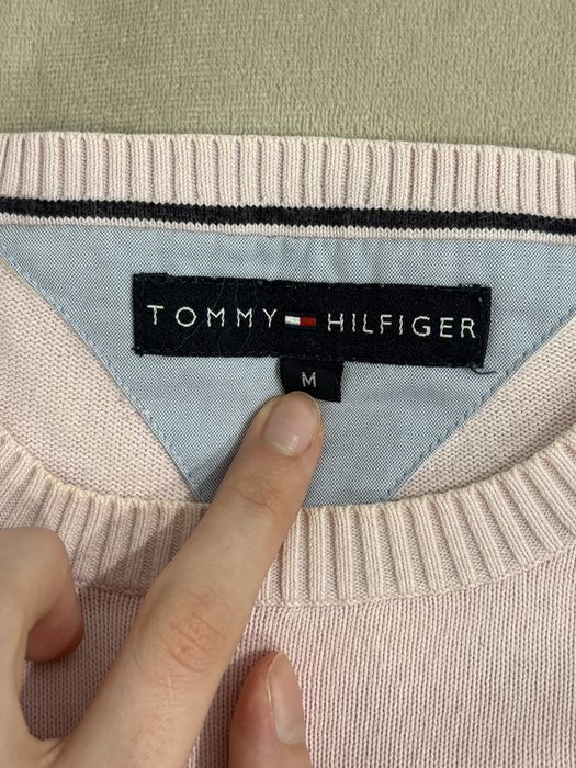 sweter rożowy tommy