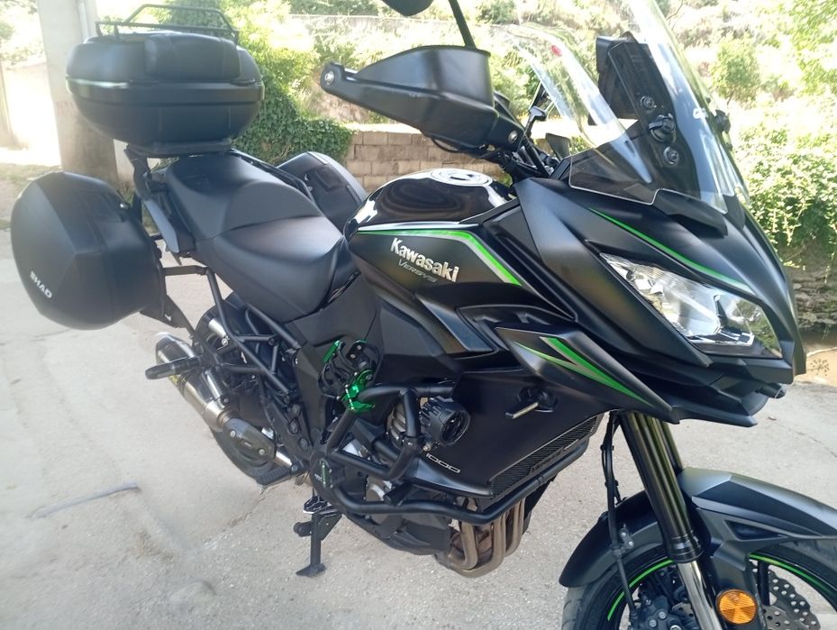 Kawasaki versys 1000 com 20 mil km excelente estado
