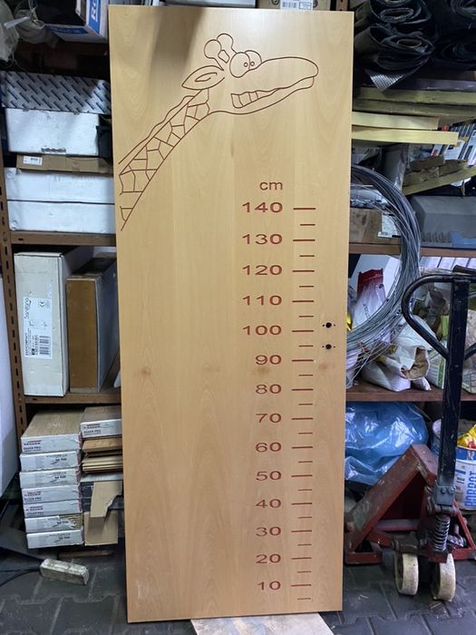 Porta interior maçiça.