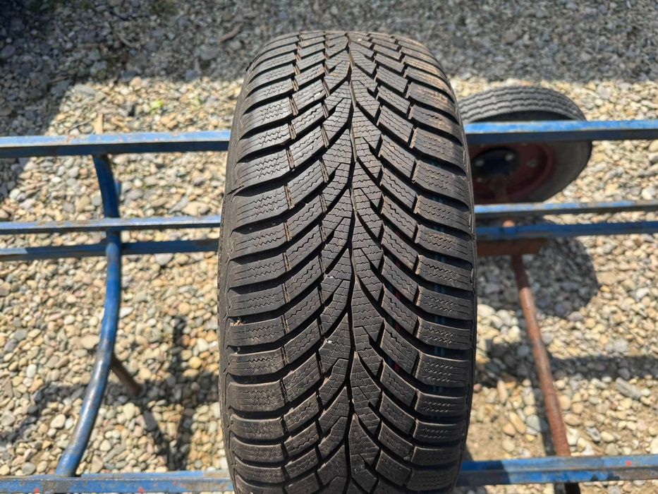 Opona Zimowa 215/55R16 Continental WinterContact TS870 1szt