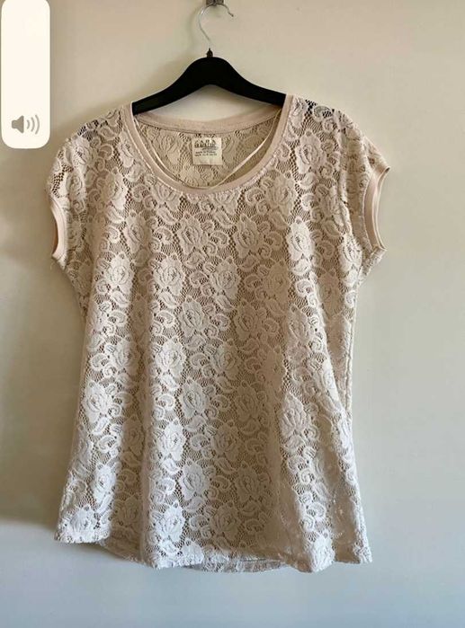 Blusa Zara rendada, sem manga, Interessante !