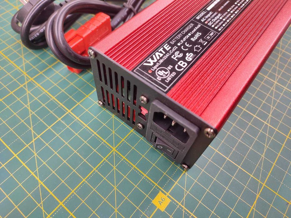 Зарядное устройство для 6S Li-Ion 25,2 вольта 10А