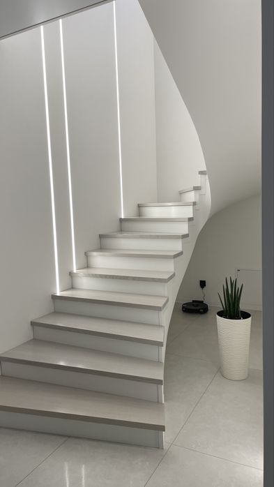 Сходи ясен дуб виготовлення монтаж