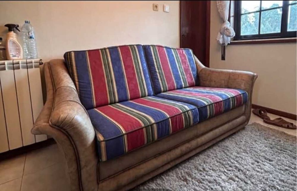 Sofas novos em pele e tecido