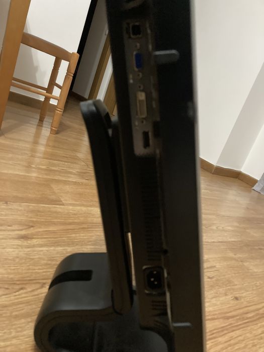 HP 22" Rotating Monitor64584748955778123