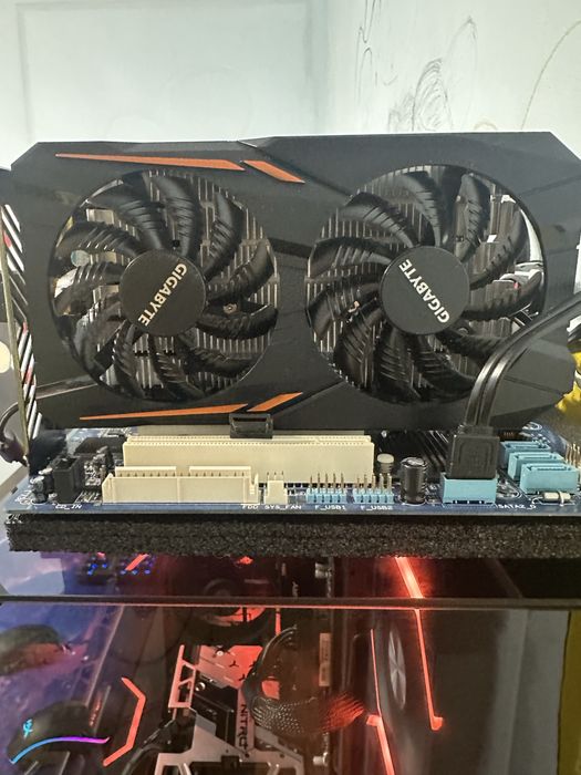 Відеокарта 1050 ti 4 gb  в чудовому стані