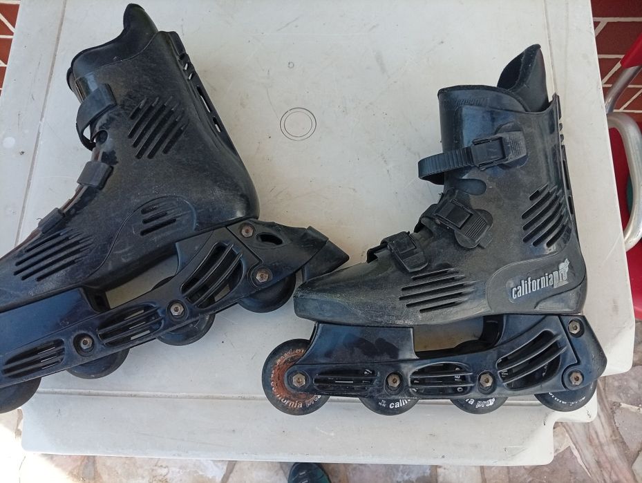 2 pares de patins