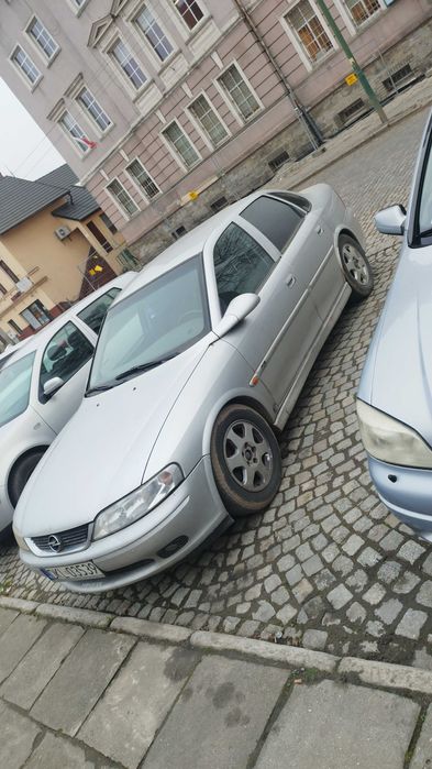 Sprzedaję Opla Vectrę B.