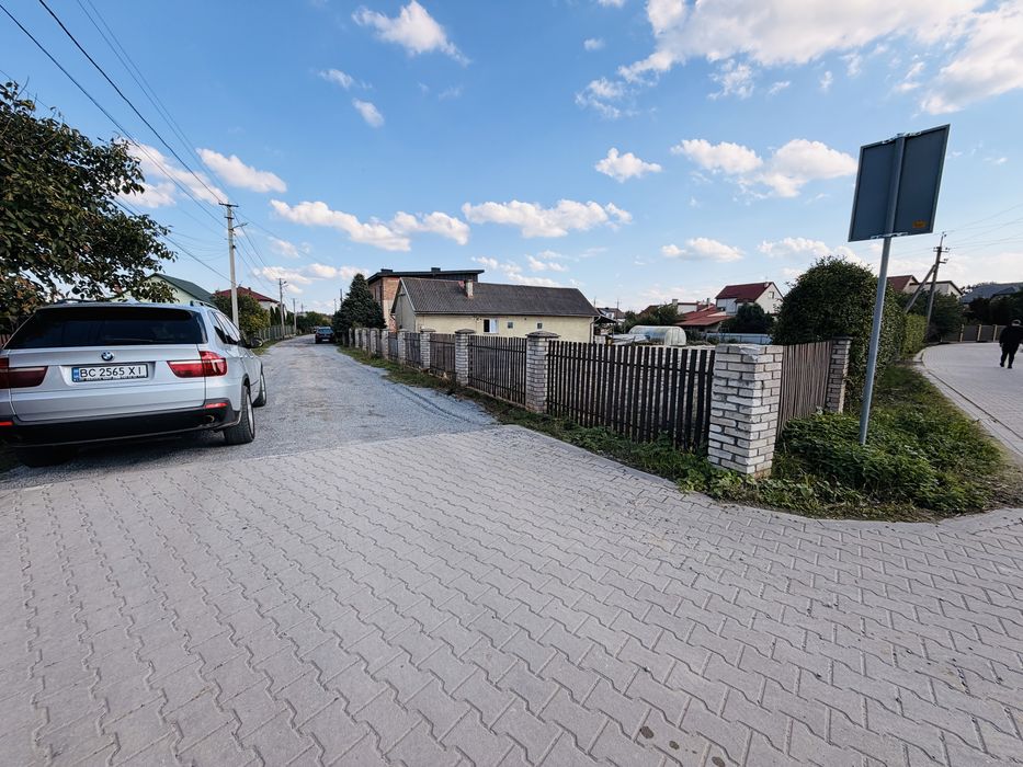 Бірки центр, ділянка 9 сот з комунікаціями