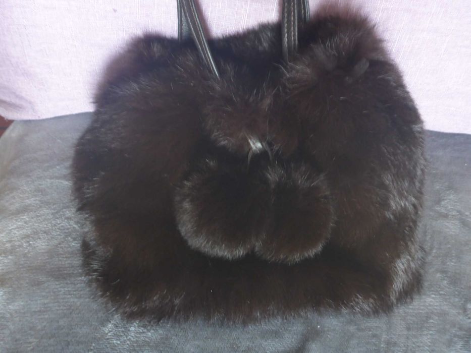 FIORETTI Mala castanha de mão - pelo genuíno de animal, com 2 pompons